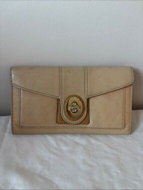 EUC - Coach Leather Turn-Lock Envelope Wallet in Beige with Soft Pink Interior
